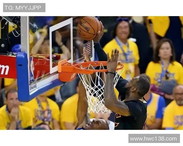 既能踢足球又能打篮球的全能球星如何在两项运动中游刃有余 既能踢足球又能打篮球的全能球星如何在两项运动中游刃有余