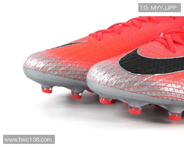 穿银色足球鞋的球星是谁 他在赛场上的独特魅力和卓越表现解析